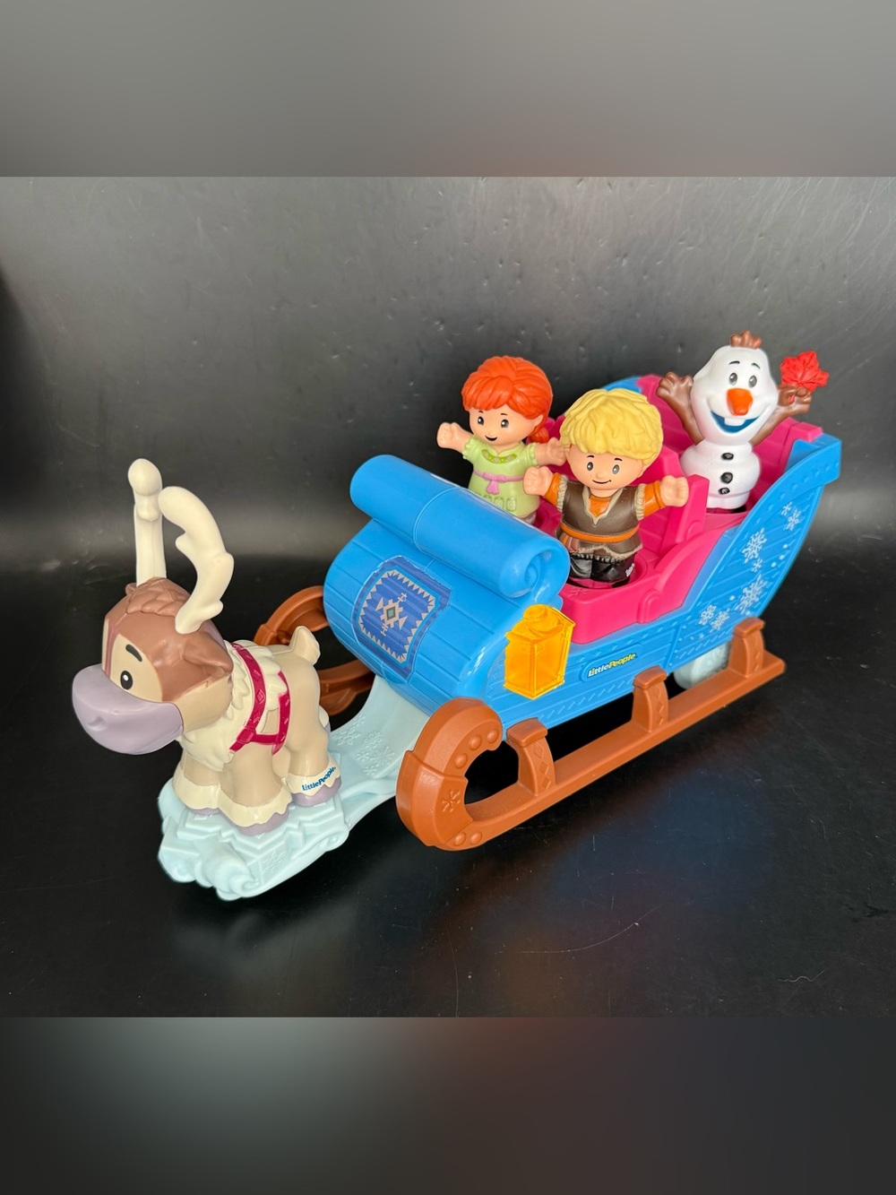 Fisher Price Little People Disney Frozen Kristoff's Light up Sleigh w/4 Figures - Picture 4 of 16